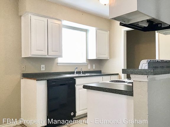 5th image of 310 Kings Way Dr APT A