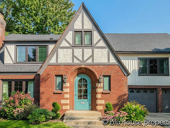 3rd image of 2415 Richards Dr SE