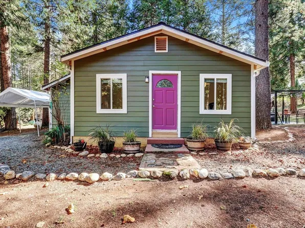 15755 Shadow Pines Dr, Grass Valley, CA 95945