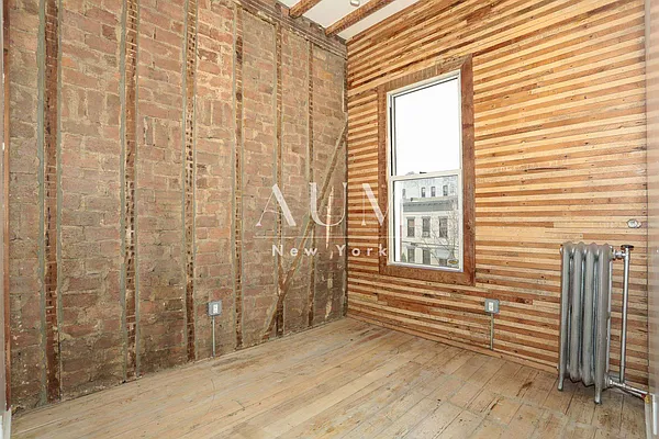 Rented by Zone Corp | media 9