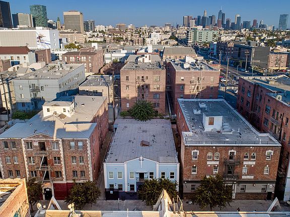 3rd image of 750 S Normandie Ave APT 206