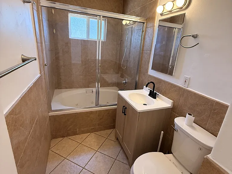98 E Palomar St — Photo 13