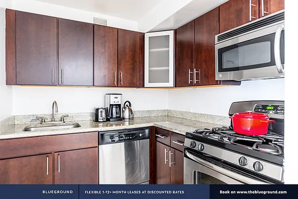 Rented by The Blueground | media 53