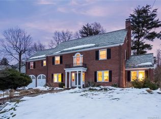 43 Fernwood Rd, West Hartford, CT 06119