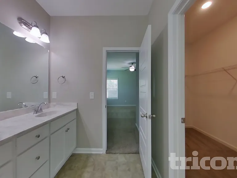 729 W Coker Way — Photo 10