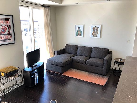 4th image of 98 San Jacinto Blvd #1001