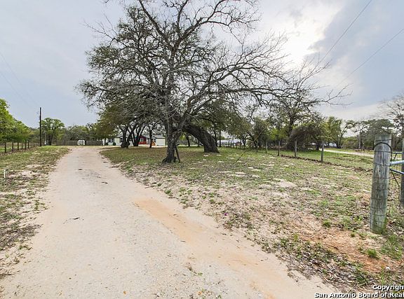 4th image of 158 Willow Creek Dr