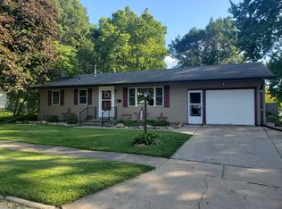 1313 Brookwood Dr, Iowa City, IA 52240