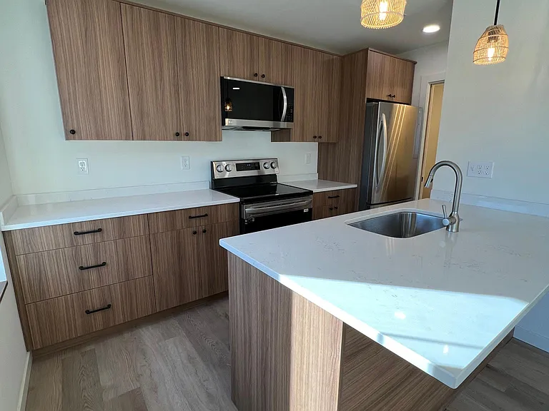 501 Knox Ave N #2 — Photo 3