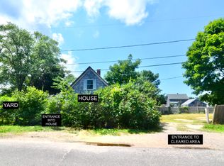 26 Winthrop Ave, Oak Bluffs, MA 02557