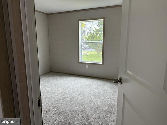 3rd image of 119 Bentley Ln