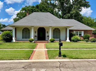 911 Woodgate Blvd, Baton Rouge, LA 70808