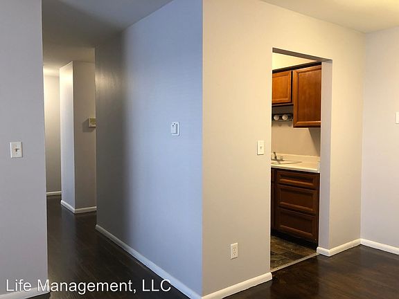4th image of 5818 50th Ave APT 18