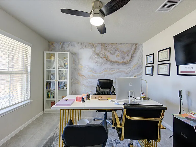 3306 Sumac Dr — Photo 7