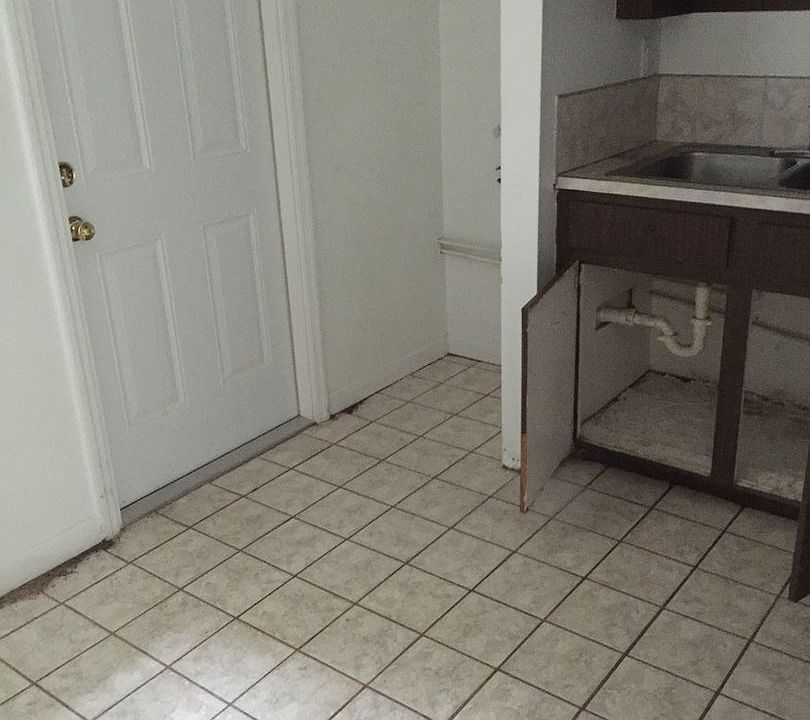 2nd image of 4054 Willow Dr