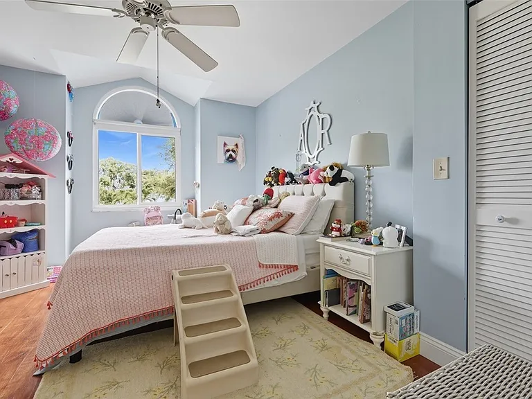 902 Tides Rd — Photo 18