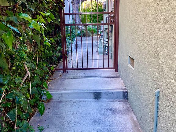 2nd image of 113 N Granados Ave