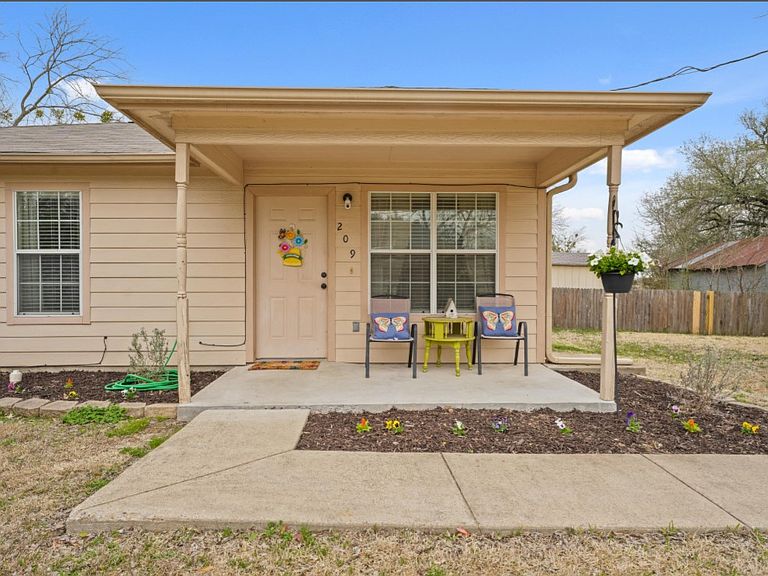 Listing photo 5