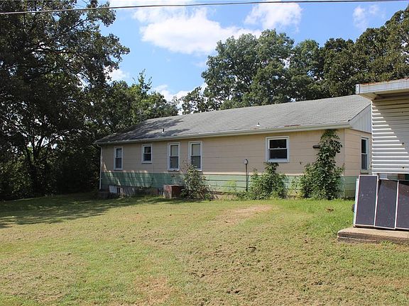2nd image of 5513 Country Club Ln