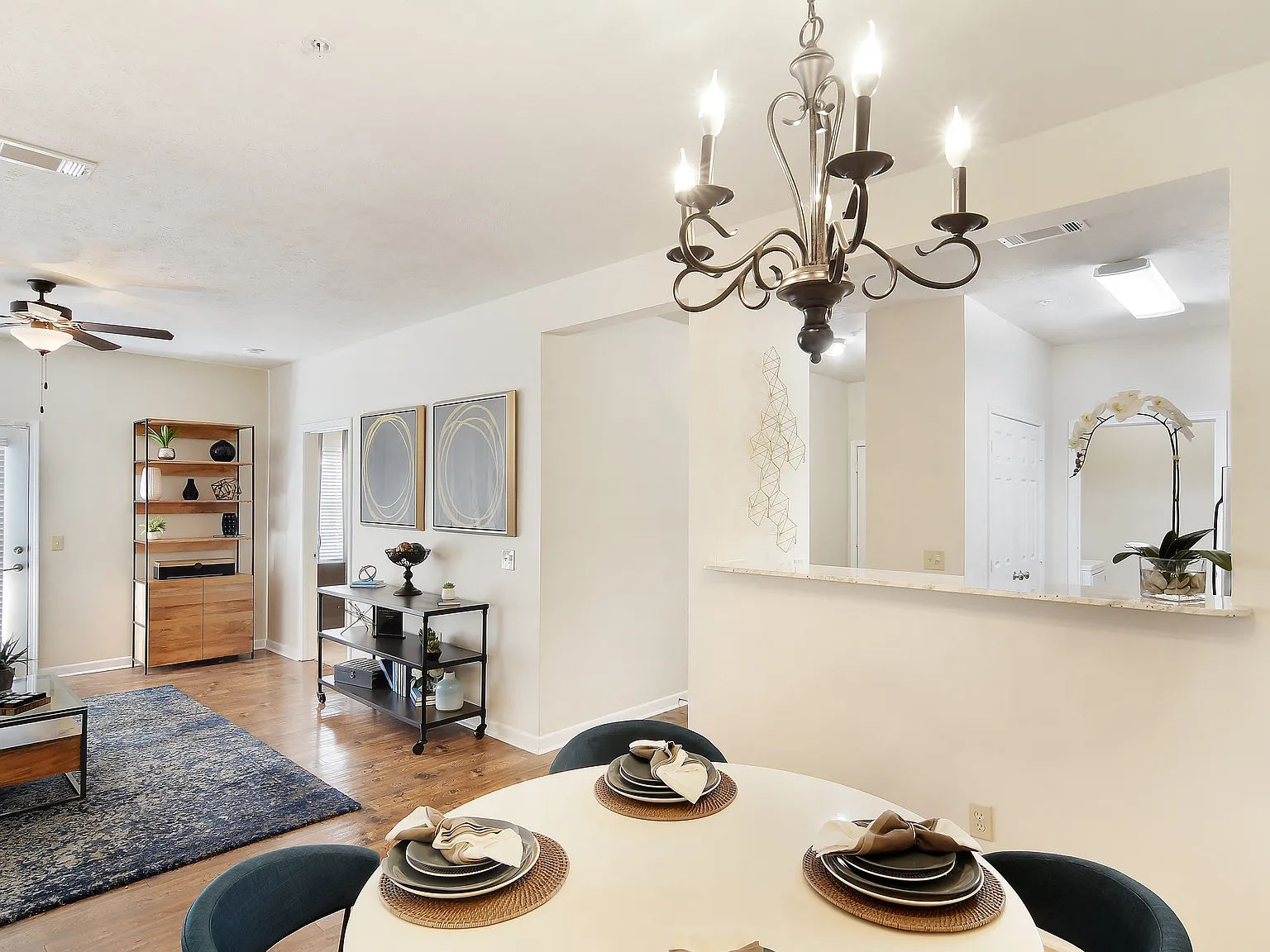 Landing at Willow Bayou Apartment Homes — Photo 4