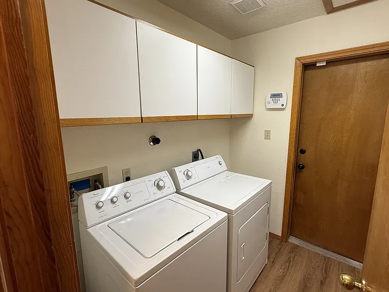 1 Autumnwood Ct — Photo 8