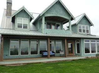 1767 Edwards Dr, Point Roberts, WA 98281