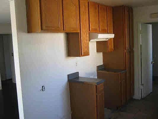 5th image of 3520 Ely Ave