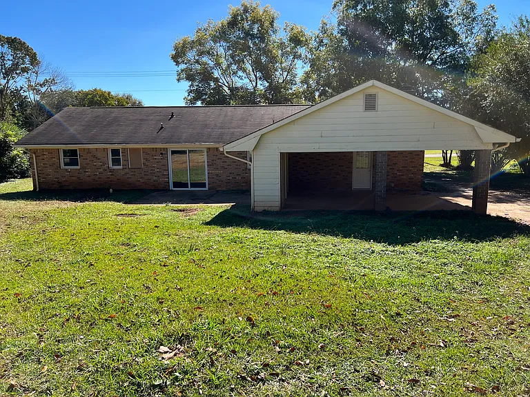 3751 Robinson Dr — Photo 10