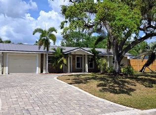 2115 Alvarado Ln, Sarasota, FL 34231