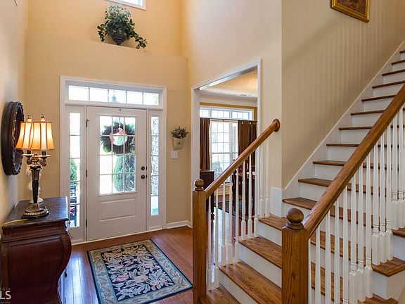 2nd image of 165 Holcomb Ct