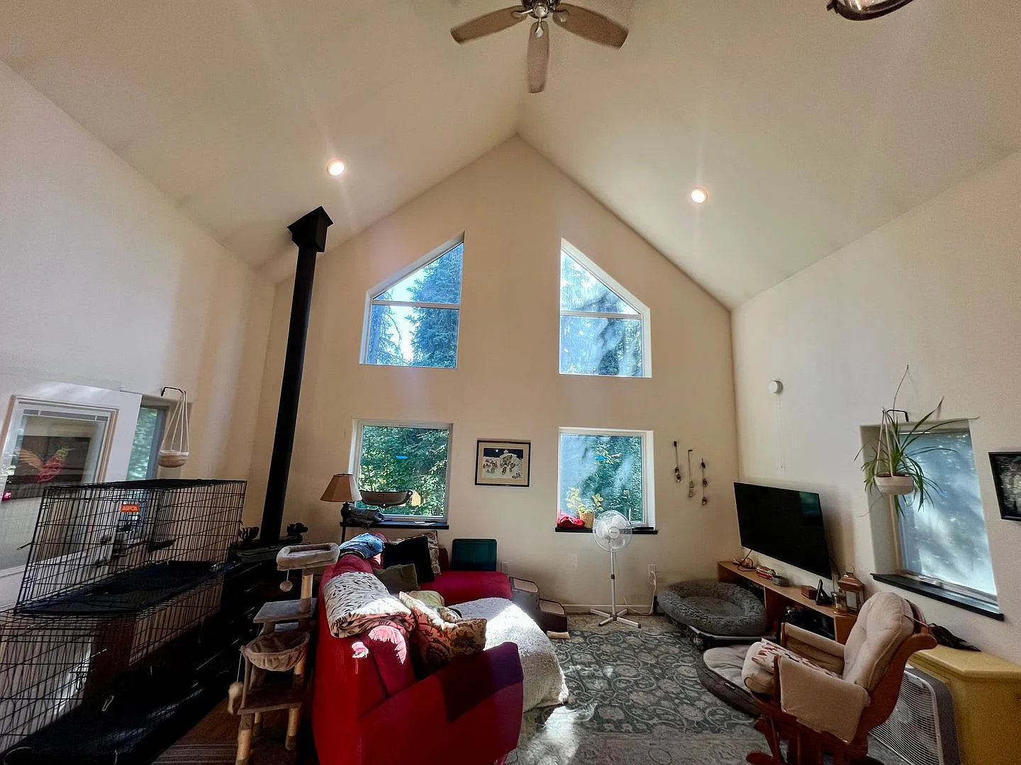 1-Bedroom with a Loft / Dog friendly / Washer & Dryer — Photo 4