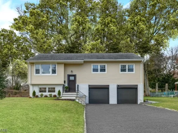 25 Sandra Cir, Westfield Town, NJ 07090