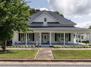 212 W Church St, Benson, NC 27504