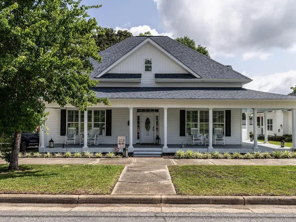 212 W Church St, Benson, NC 27504