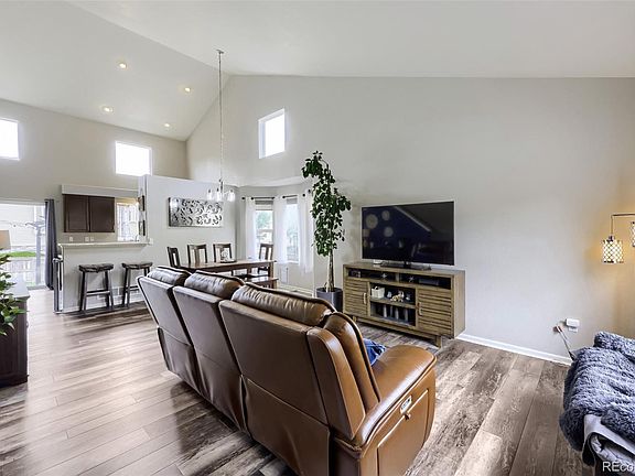 4th image of 10140 E 112th Way