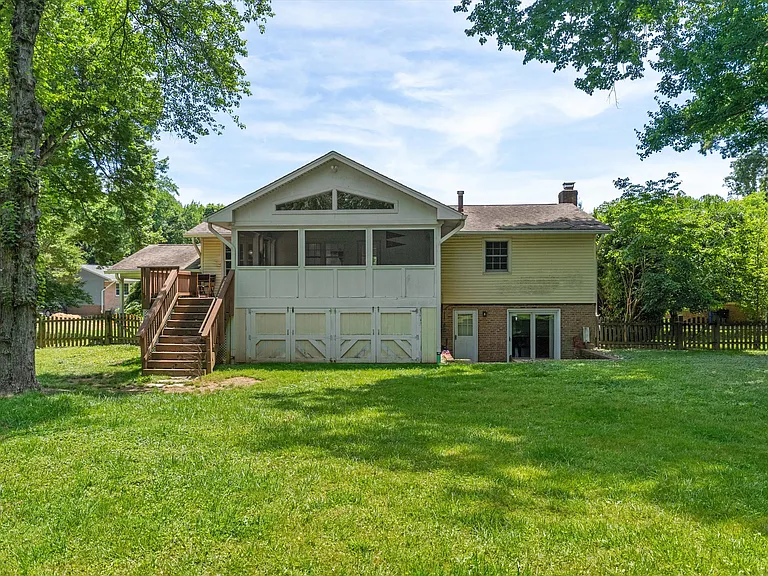 905 Carole Ct SE — Photo 4