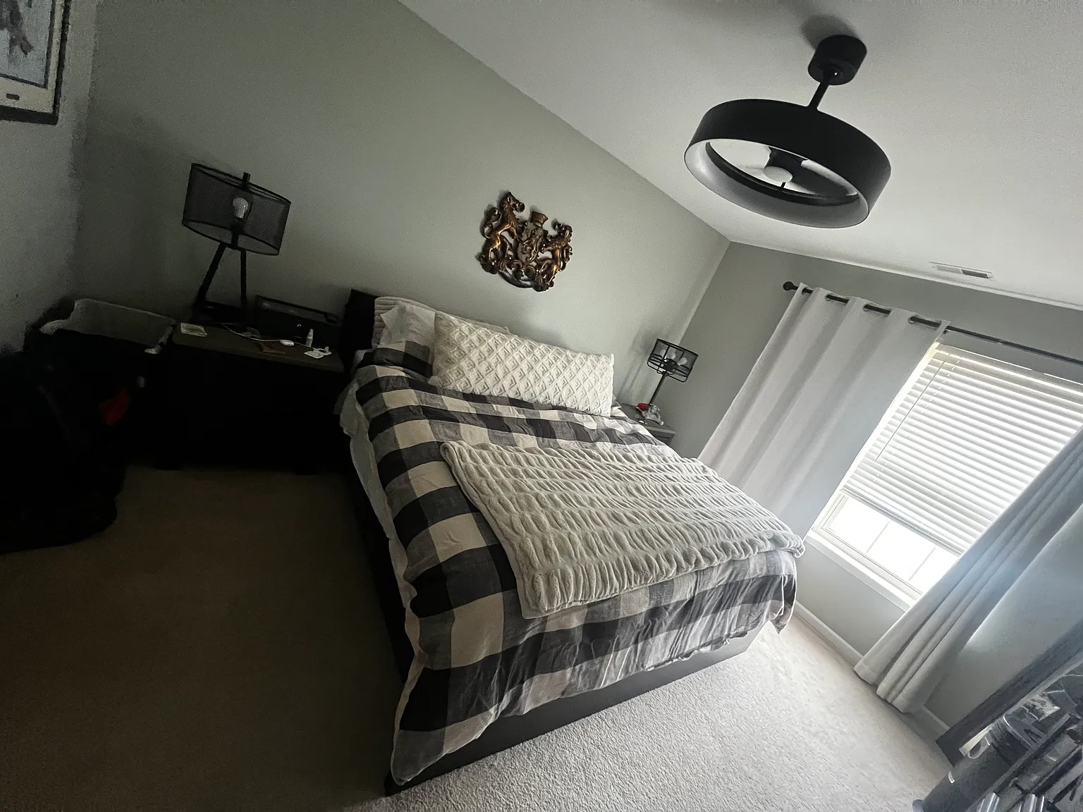 3 bed, 1639 sqft, $2,975 — Photo 4