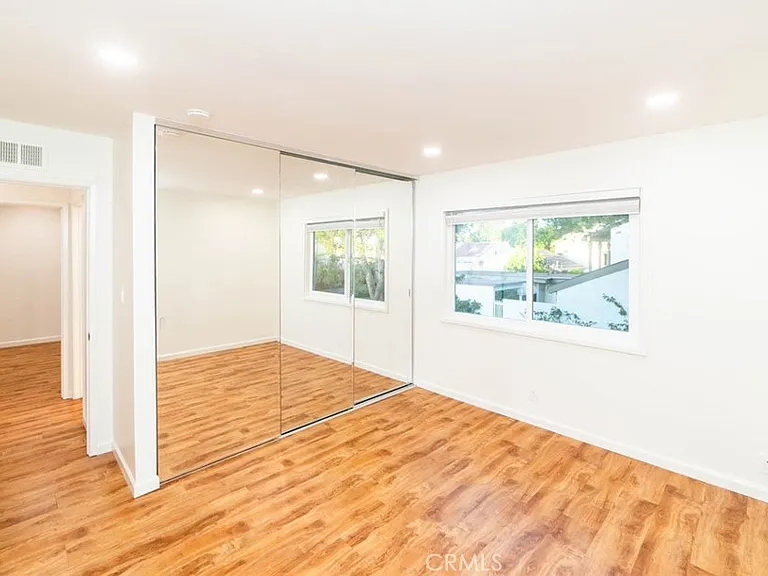 10 Oak Tree Ln — Photo 25