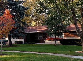 818 61st St, Downers Grove, IL 60516