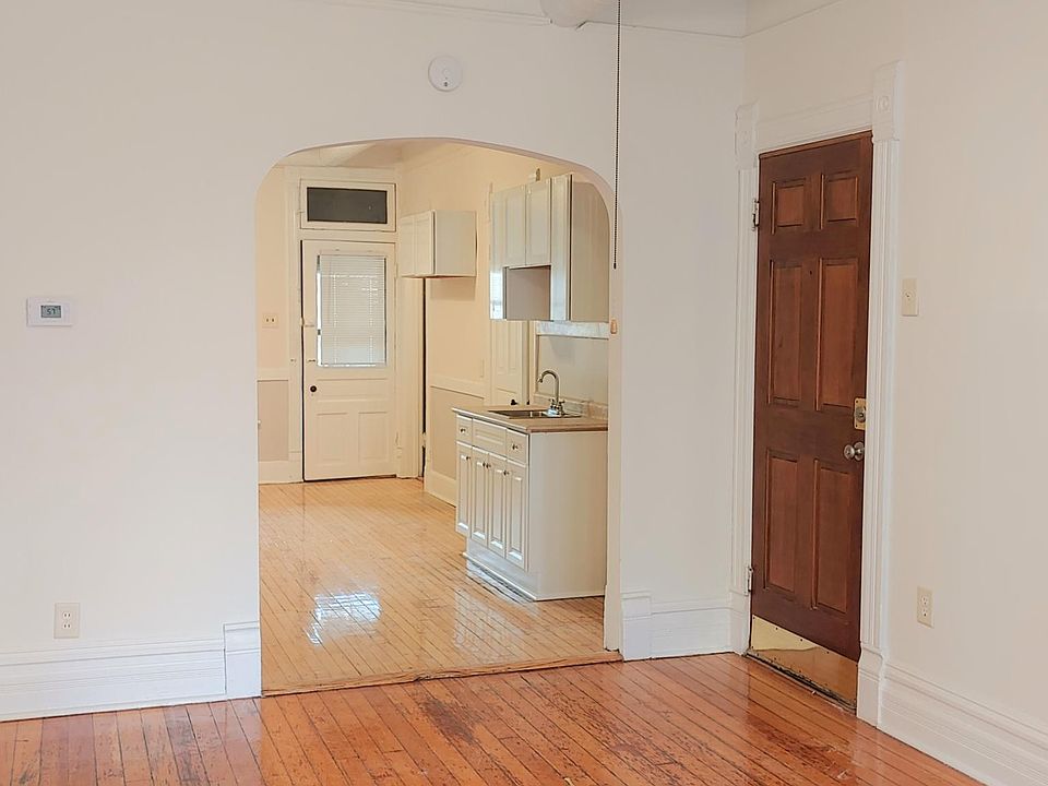 1st image of 1928 N Damen Ave APT 1F
