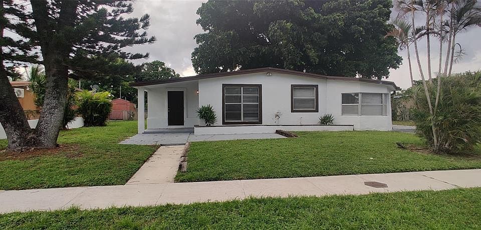 1st image of 611 NW 33rd Avenue