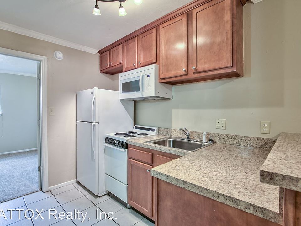 1st image of 615 W St Augustine St APT 08