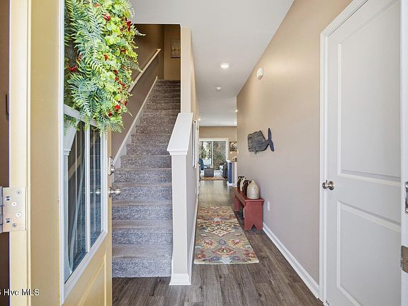 3rd image of 3659 Roseblossom Drive