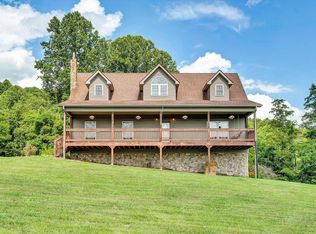 1257 Green Mountain Rd, Vinton, VA 24179