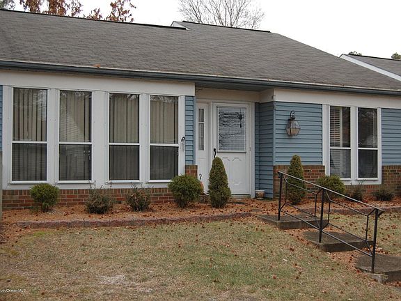 3rd image of 770 Liverpool Circle #A