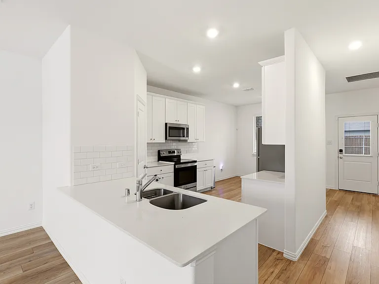 5105 Greywing Dr — Photo 4