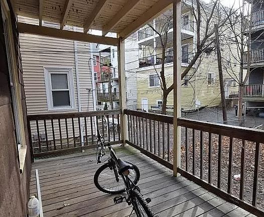 3rd image of 12 Cherokee St