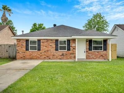 5909 N Oak Dr, Marrero, LA, 70072