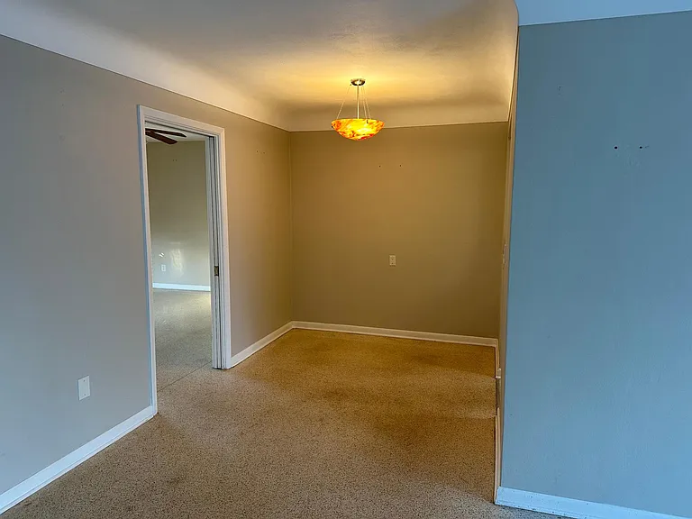 1760 Gracelyn Dr — Photo 9