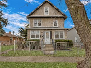 742 S Jackson St, Waukegan, IL 60085